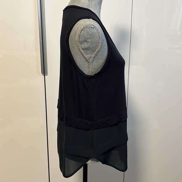 HOST PICK 💙 MICHAEL KORS NWOT Navy Sleeveless Layered Blouse Tank Top, Size M - Picture 6 of 10